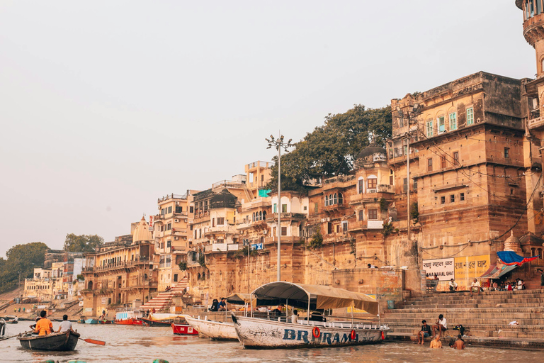 Spirituell dagstur i Varanasi med Ganges Aarti och båttur