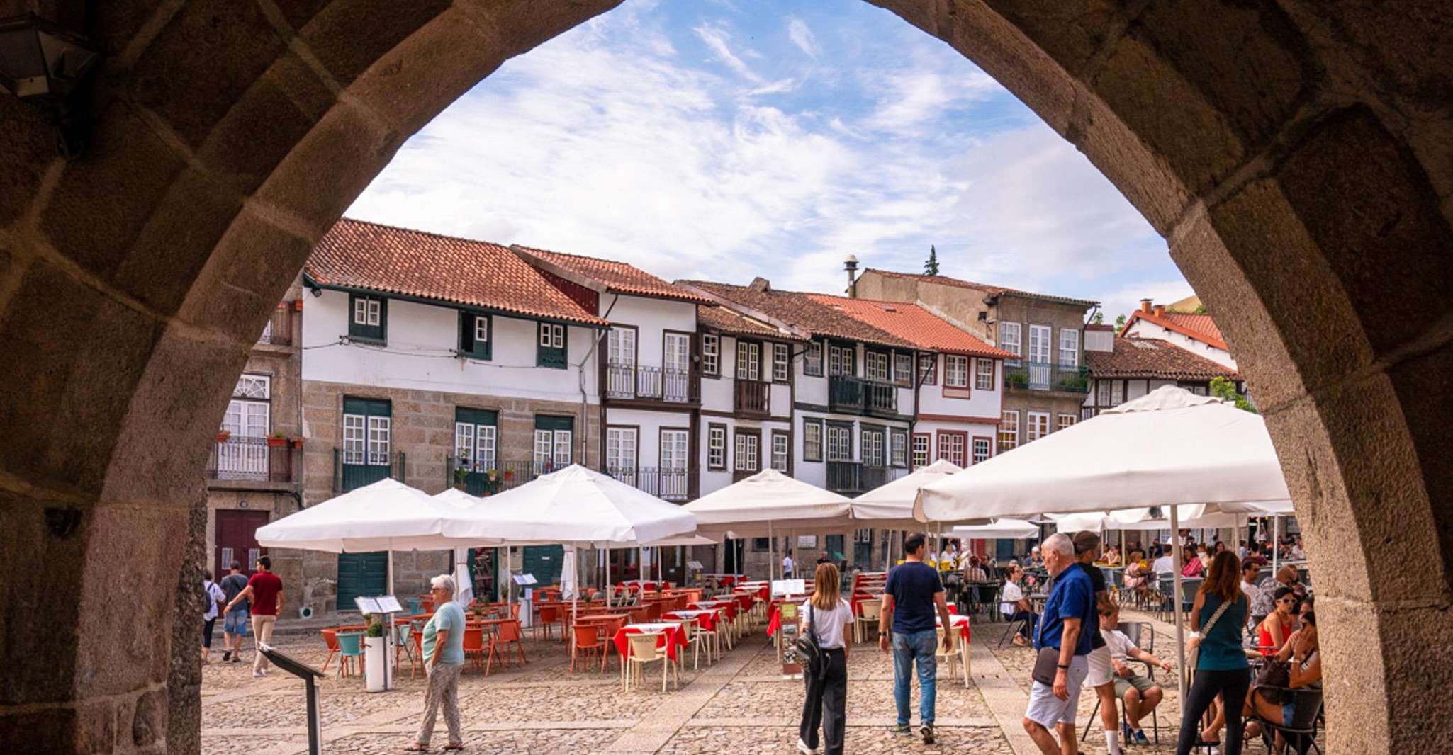 Guimarães: Private Flexible Walking Tour in Historic Center