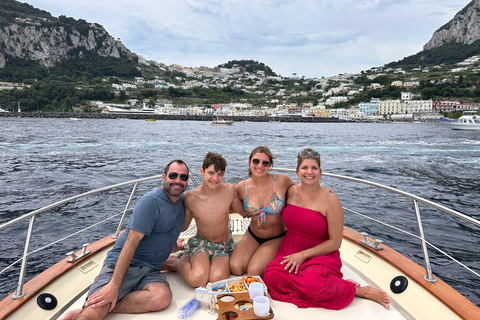 Boat tour of Capri from Sorrento (Copy of) Boat tour of Capri or Amalfi Coast