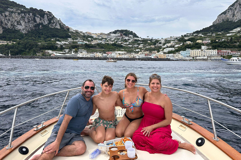 Bootstour von Capri ab Sorrent(Kopie von) Bootstour auf Capri oder an der Amalfiküste