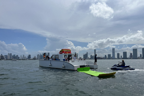 Miami: Avontuurlijke cruise met jetski, tubing en drankjesTour met gas- en jachthavenkosten