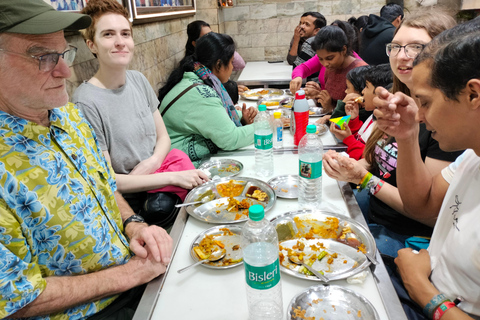 From Spice Box to Jewelry Box: Old Delhi Market Adventure Tour Without Pick-up & Drop-off (Meet at Starting Point)