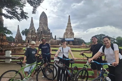Ayutthaya: Recorrido en bicicleta por la colorida Ayutthaya > Paseo tranquilo