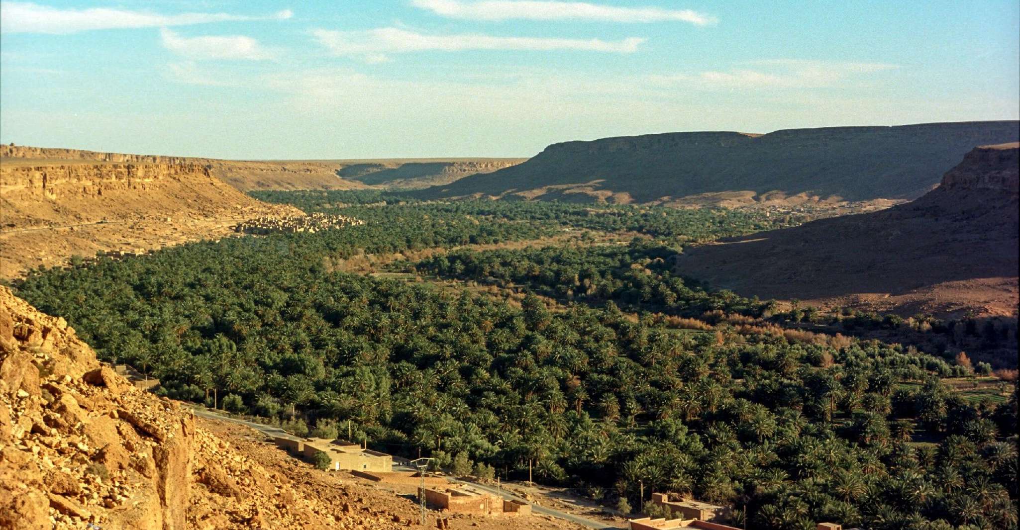 FES, Tour del Desierto de 3 días a Marrakech con alojamiento y comida - Housity
