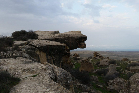 Excursão aos vulcões de Gobustan e de lama