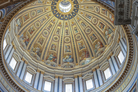 Rome: St. Peter’s Basilica & Underground Tombs Tour Group Tour in French