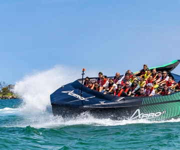 Goudkust: 360-graden High-Speed Jet Boat Avontuur