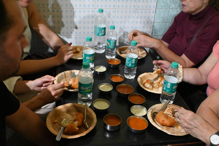 Bangalore: Foodie Tour, Local Market, & Mystery Nandi Temple Bangalore:Food Street Walk+Local Market+Mystery Nandi Temple