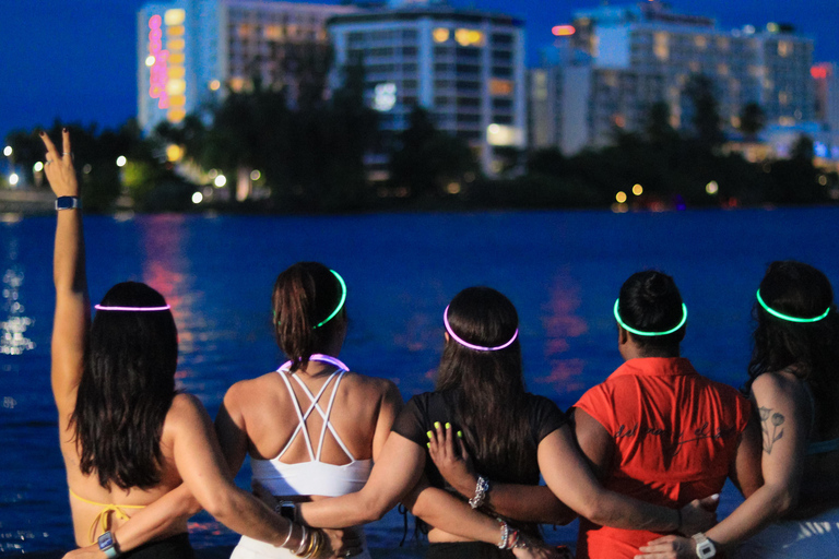 San Juan: Glow Kayak Tour and Salsa Experience on The beach