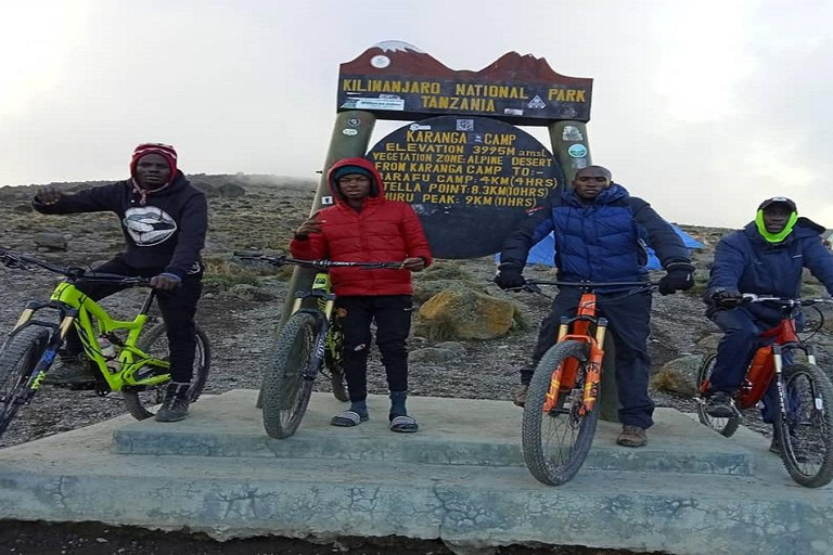 6 jours : Tour du Kilimandjaro à vélo par la route de Marangu