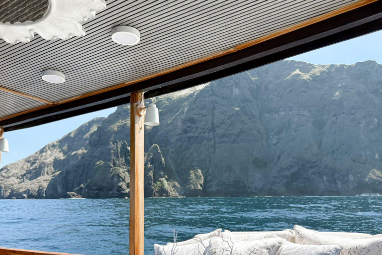 Komodo: Full-Day Sailing Trip by New Luxury Phinisi