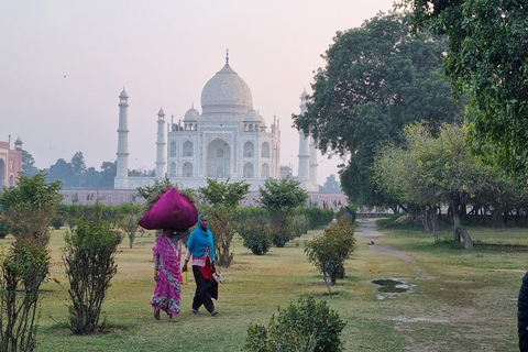 From Agra: Visit Taj Mahal in less time by gatiman train Tour with knowledgeable local tourist guide only.