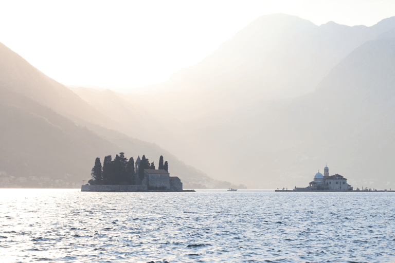 Kotor : Excursión en grupo en lancha rápida a la Cueva Azul