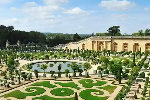 PARIS: Privater Transfer Château Versailles van 7 Personen 4H