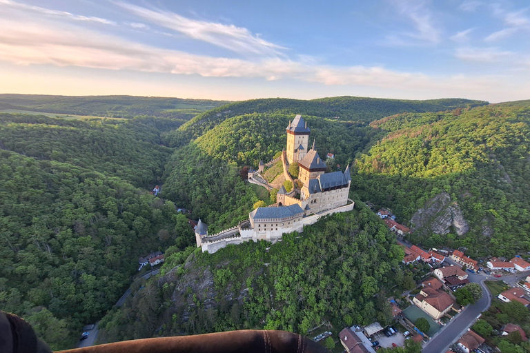 From Prague: Balloon ride with Champagne & Picnic