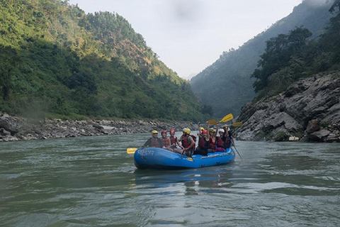 Pokhara: 7-Day Annapurna Base Camp Trek with Rafting