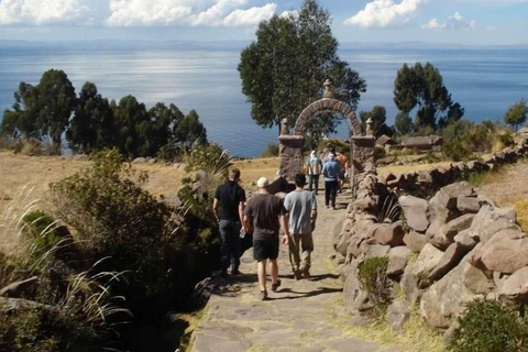 Visite des îles Amantani et Taquile