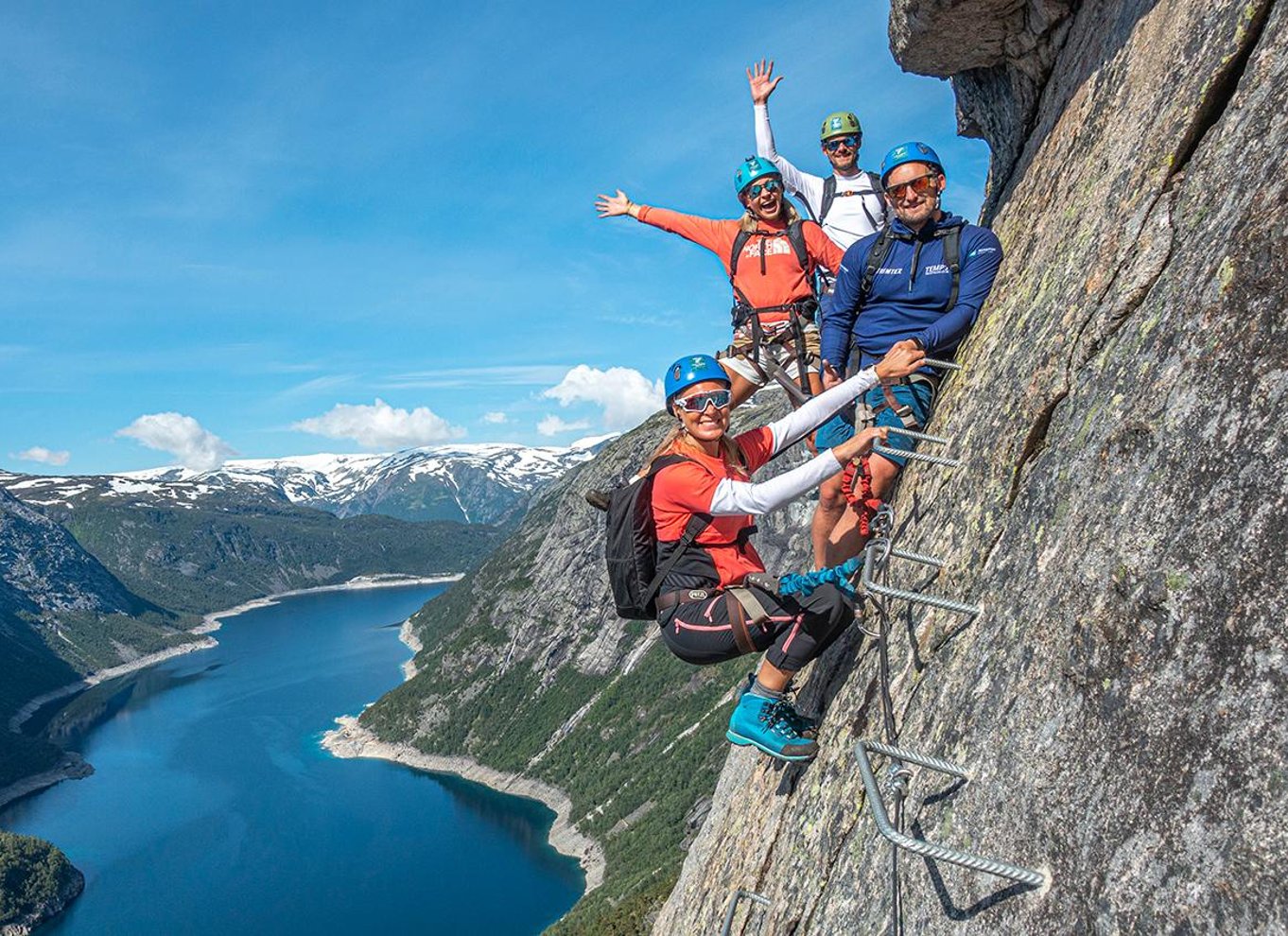 Odda: Heldagstur til Trolltunga med vandring og klatring