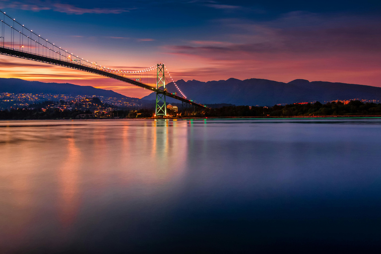 Vancouver: Private Instagram Photo Tour in a SUV Limousine