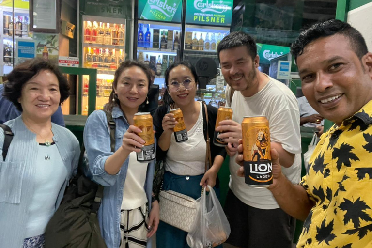 Kandy Shopping Tour by Tuk Tuk with Sri Lankan Roti Tasting