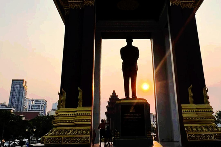 جولة سير في بنوم بنه: التاريخ والثقافة والفن وطعام الشوارع