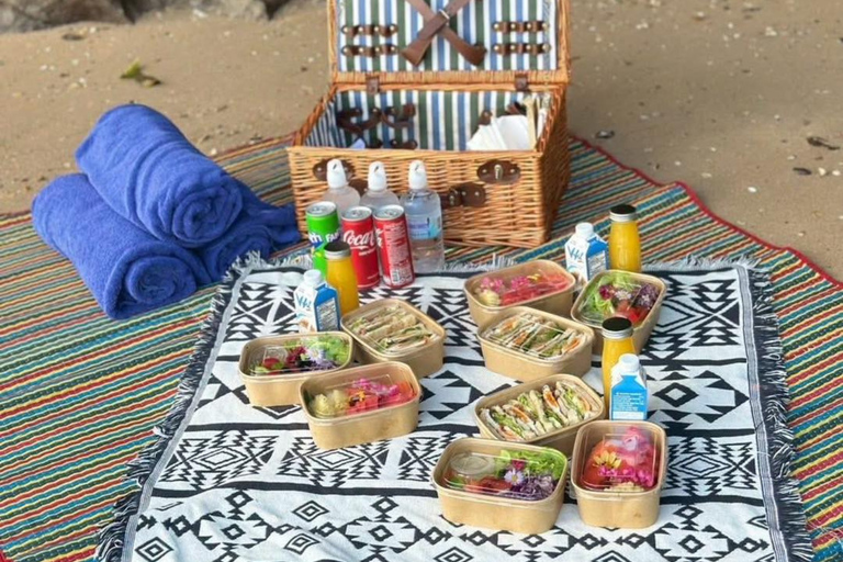 Phuket : sortie en bateau à longue queue privé dans la baie de Phang NgaPhuket : sortie privée en bateau à longue queue dans la baie de Phang Nga