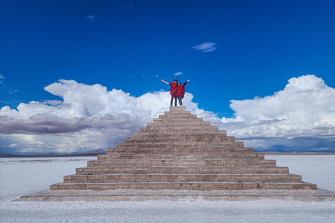 Uyuni: 3-Day Salt Flats Tour to San Pedro de Atacama ENGLISH-SPEAKING GUIDE