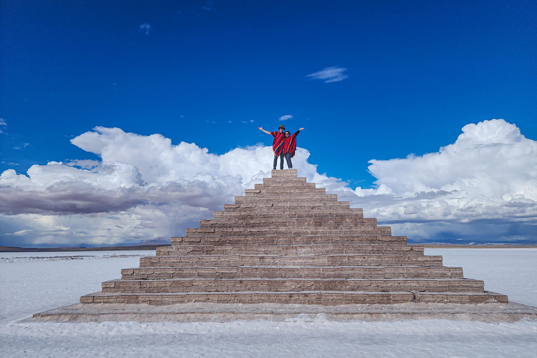 Uyuni: 3-Day Salt Flats Tour to San Pedro de Atacama ENGLISH-SPEAKING GUIDE