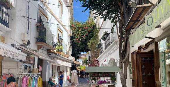 Marbella: Private Bike Tour from Marbella to Puerto Banús with Tapas Tasting
