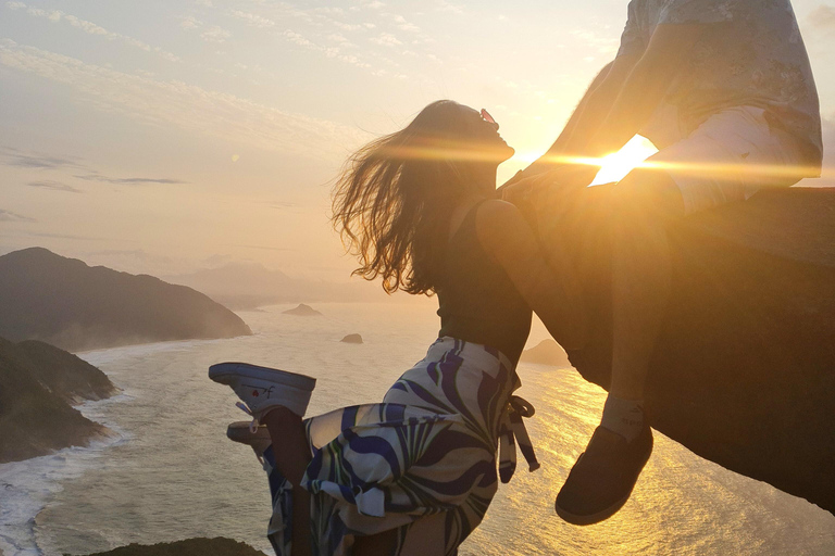 Rio de Janeiro: Tour a piedi di Pedra do Telégrafo con spiaggeAlba: Tour escursionistico di Pedra do Telégrafo con le spiagge