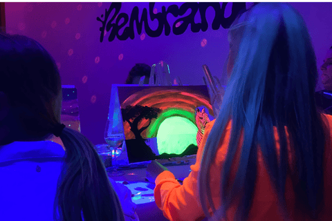 Paint and Sip in the Dark at Rembrandt van Wine Rotterdam