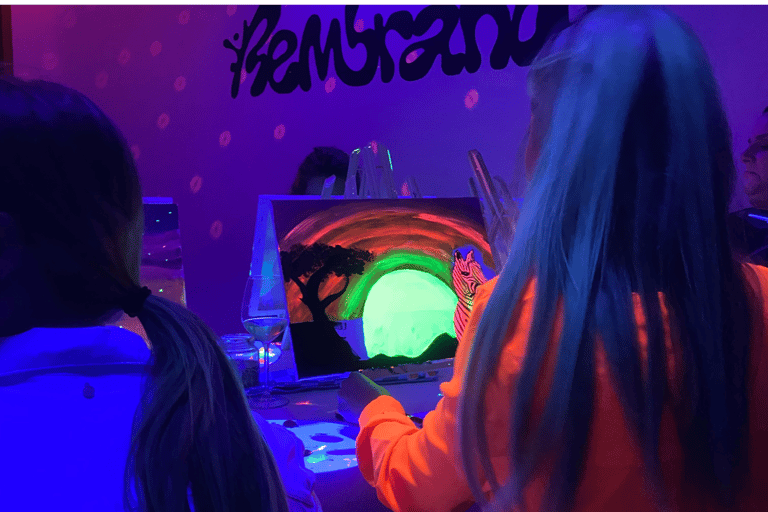 Paint and Sip in the Dark at Rembrandt van Wine Rotterdam