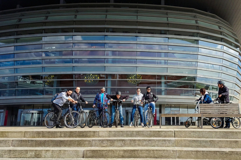 Copenhagen Architecture: 3-Hour Expert-Led Bike Tour Private Tour - EN/FR/ES/IT - 3 hours