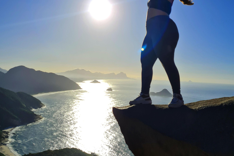 Rio de Janeiro: Tour a piedi di Pedra do Telégrafo con spiaggeAlba: Tour escursionistico di Pedra do Telégrafo con le spiagge