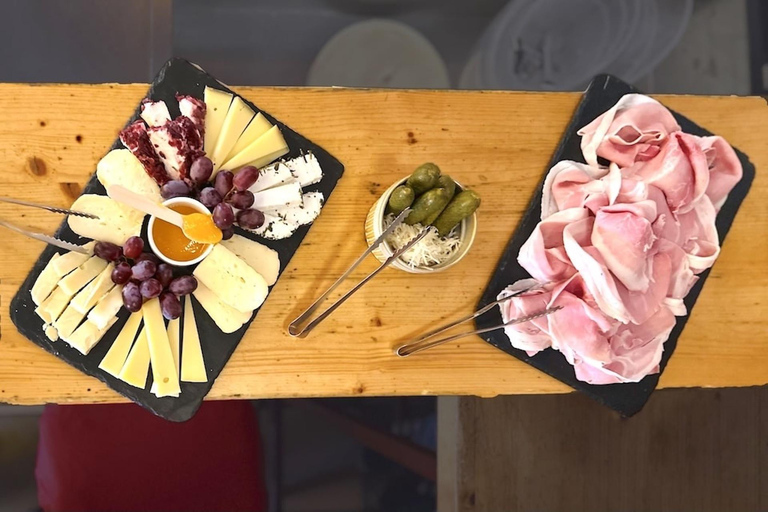 Vienna Nightlife Tour: Dinner, Drinks & Rooftop Bar