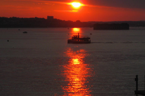 Portland: Casco Bay Sunset and Lighthouse Cruise