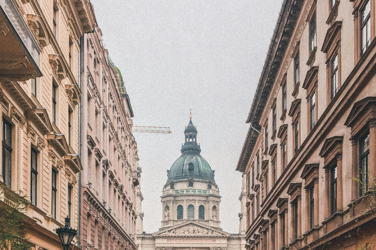 Vienna/Bratislava: Budapest Christmas Markets Day Trip