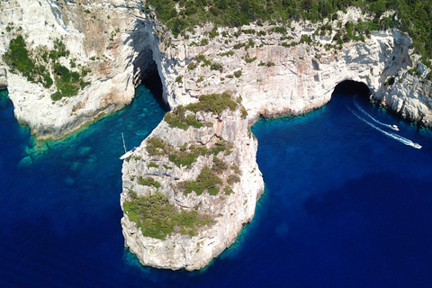 Corfu: Paxos Sea Caves & Antipaxos Private Yacht Cruise Oaseas - Compact Yacht, Up to 5 Guests