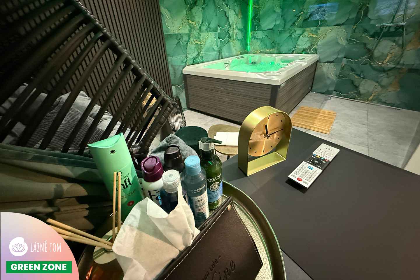 Einstakt einkaspa með nuddpotti og gufubaði í Prag