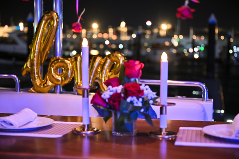 Romantic Dinner on Private Yacht Romantic Dinner on Private Yacht - 2 hours