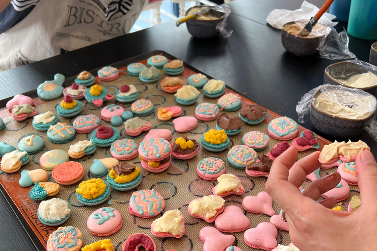 Parigi: Laboratorio di preparazione dei macaron di Montmartre