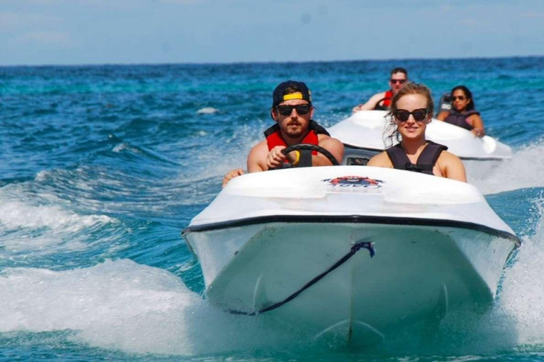 Lancha rápida e mergulho com snorkel em Punta Cana