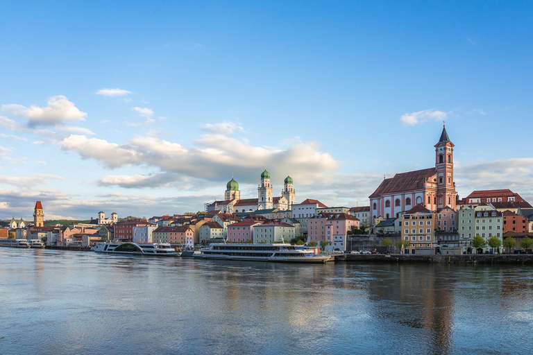 Prag: Privat transfer till Passau eller Passau till Prag