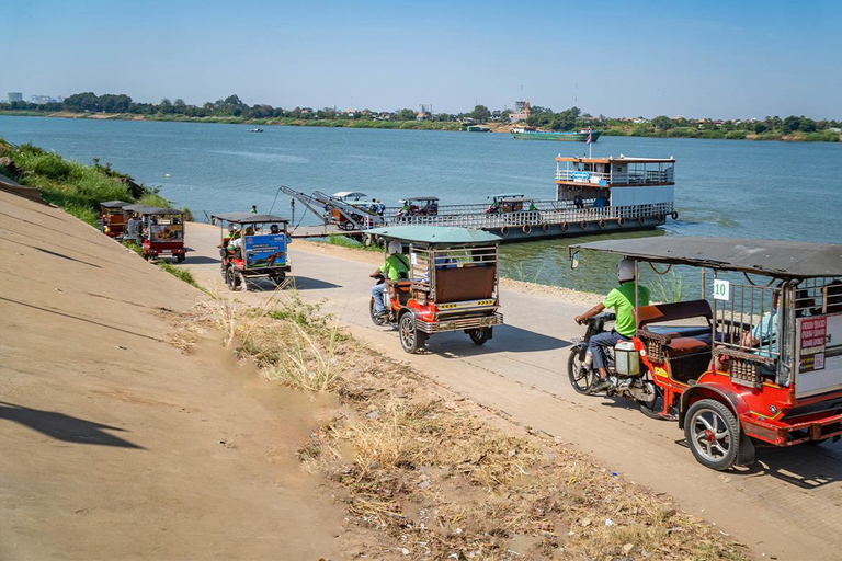 Phnom Penh: Silk Island & Sunset Cruise include drinks Vespa Option + English Guide