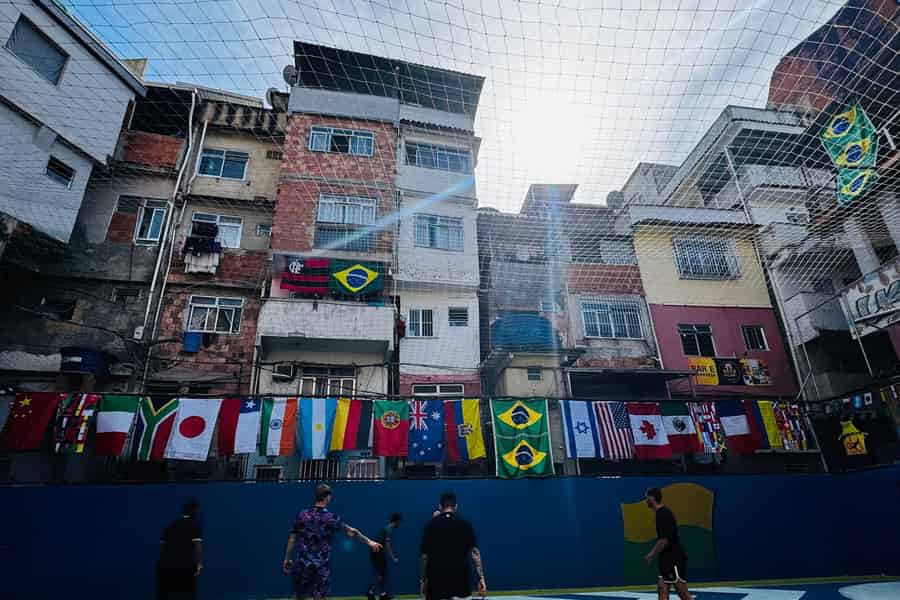Rio: Besuch des FIFA-Street-Fußballplatzes + Tour durch die Favela Tavares Bastos. Foto: GetYourGuide Rio: Besuch des FIFA-Street-Fußballplatzes + Tour durch die Favela Tavares Bastos. Foto: GetYourGuide