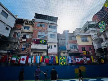 Tavares Bastos tour with the FIFA street football pitch