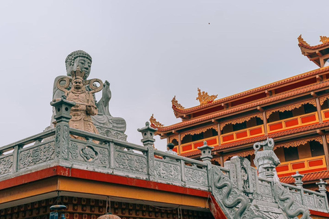 Hanói: salsa de soja, pueblo de los vermicelli y pagoda Thang NghiemTour privado: pueblo de la salsa de soja, pagoda, pueblo del incienso y sombreros