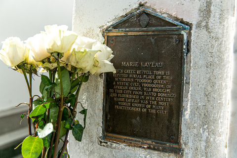 New Orleans: Walking Tour Inside St. Louis Cemetery No. 1