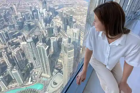 Dubai: Burj Khalifa Level 124, 125 with Dubai Opera Tour