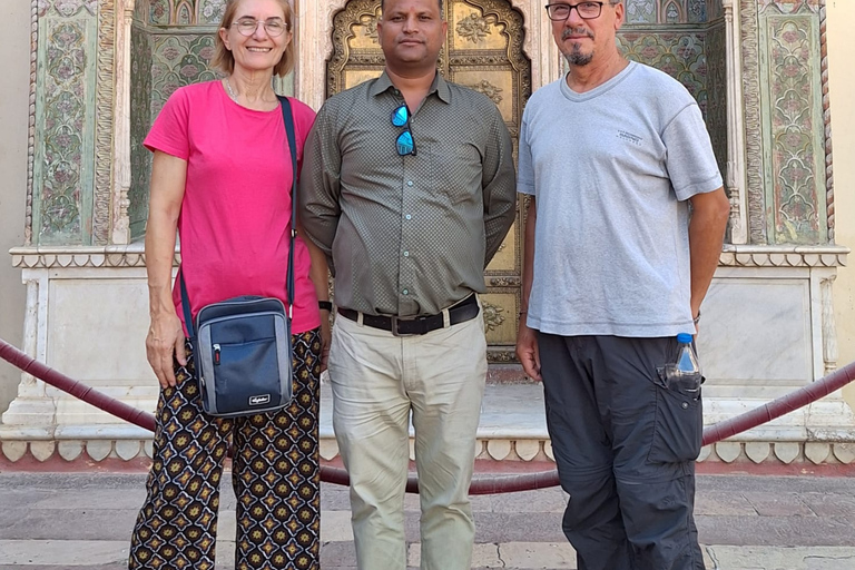 2-Day Jaipur Heritage Tour with Samode Palace & Village Private Jaipur & Samode Tour (Car + Guide + Samade Entry)